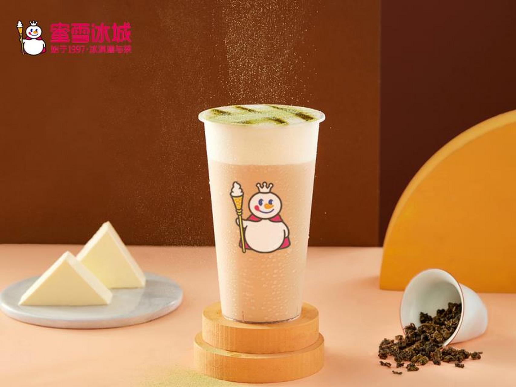 1,蜜雪冰城加盟费:省会城市: 11000元/年,地级城市: 9000元/年,县级