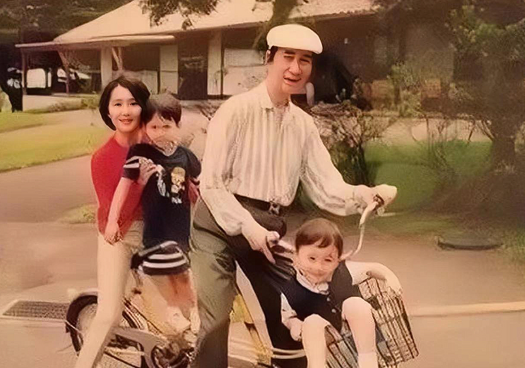 他也真的宠了梁安琪三十年,这可以算得上是最美的爱情之一了!