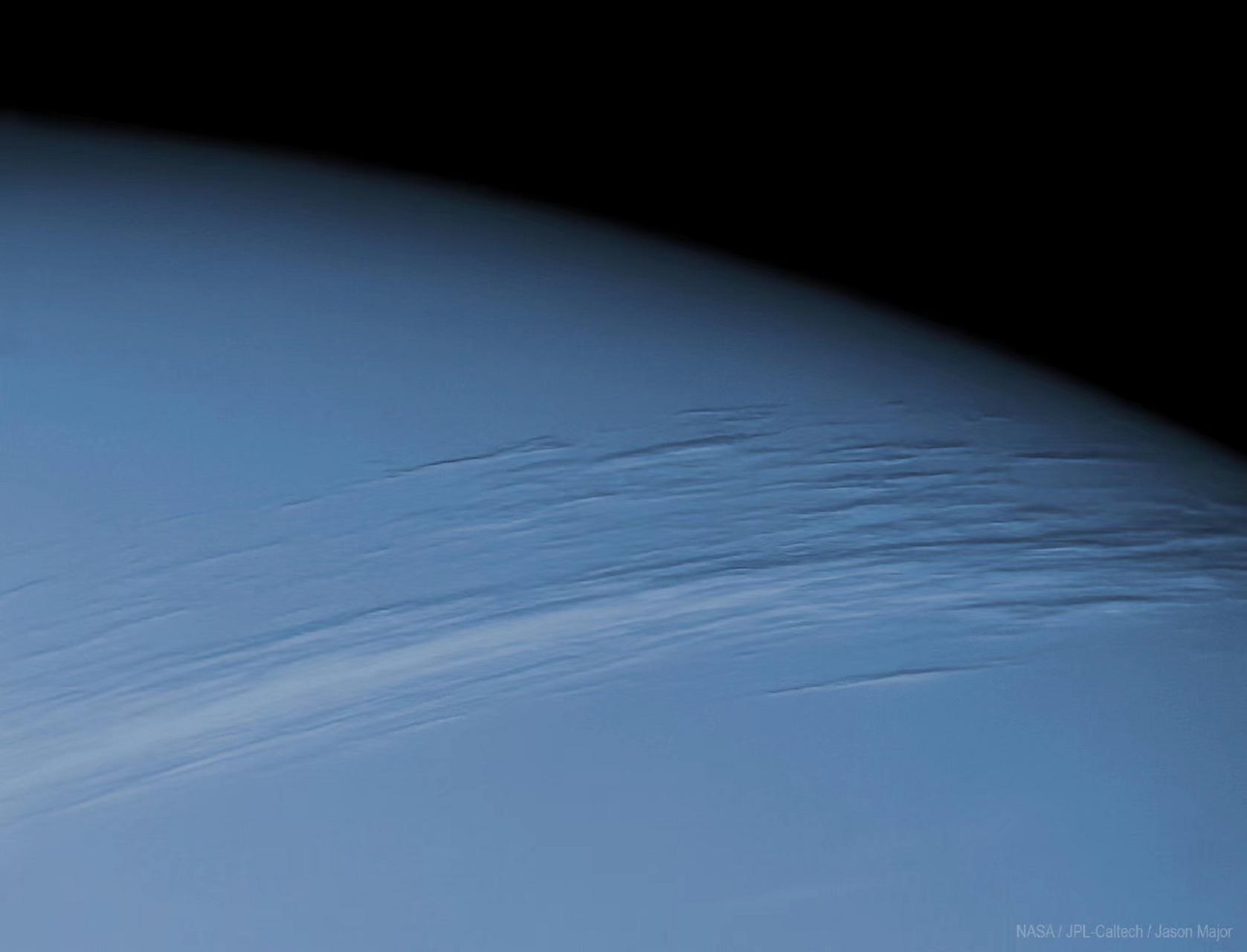1989年8月25日,nasa"旅行者二号"所拍摄的海王星高海拔甲烷冰云.