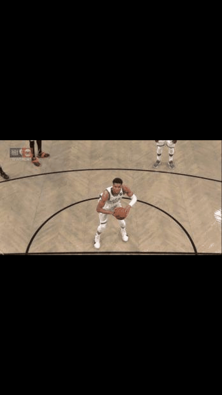 对了,字母哥除了叫垫脚哥,还有个名字叫10哥.