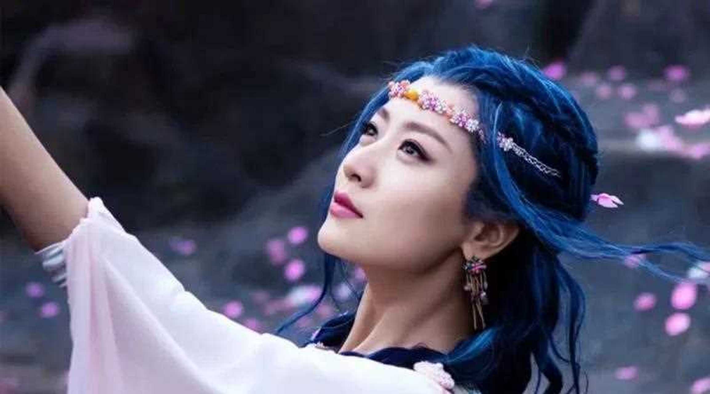 《幻城》中出了许多美女,有没有觉得白冰的"莲姬"很美的!