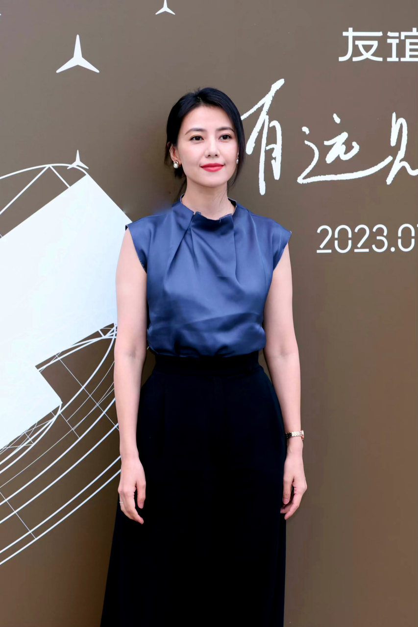 44岁的高圆圆,年纪颜值身材依然在线!