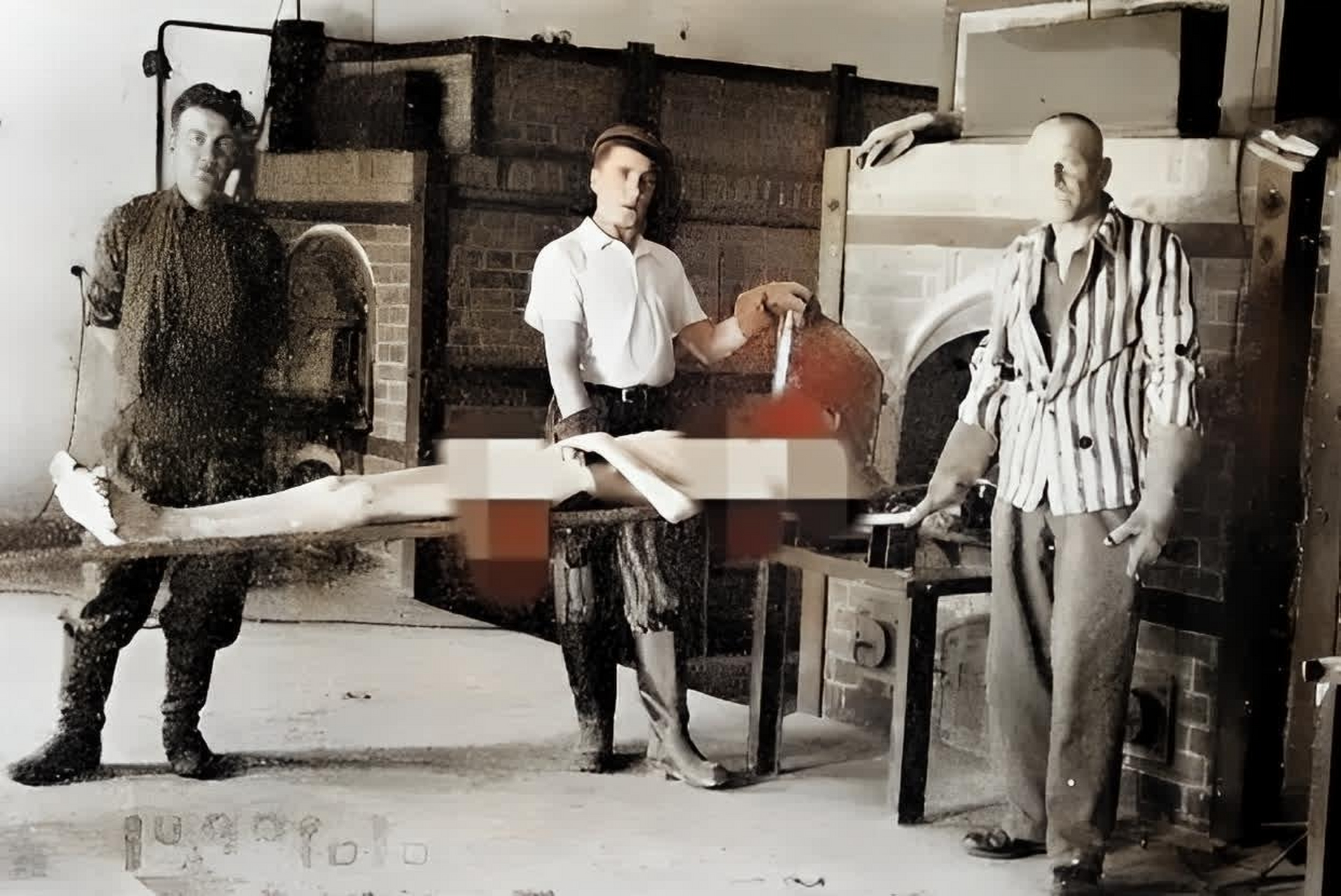 1944年,在一幕纳粹集中营的恐怖事件中,一名犹太人的尸体躺在一个临时