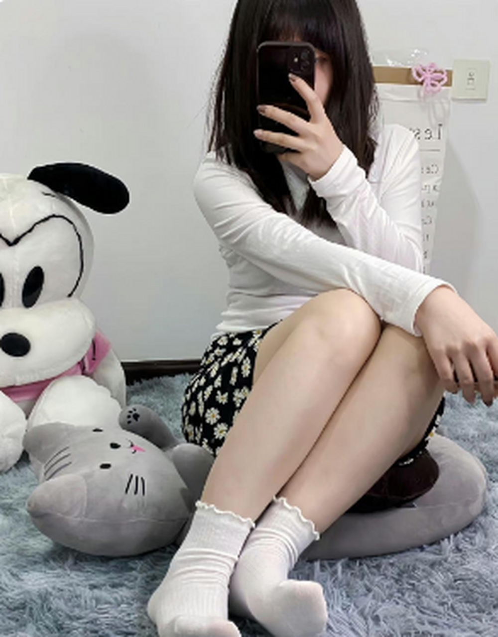 一定要穿黑丝吗,我这白袜子不可以吗?