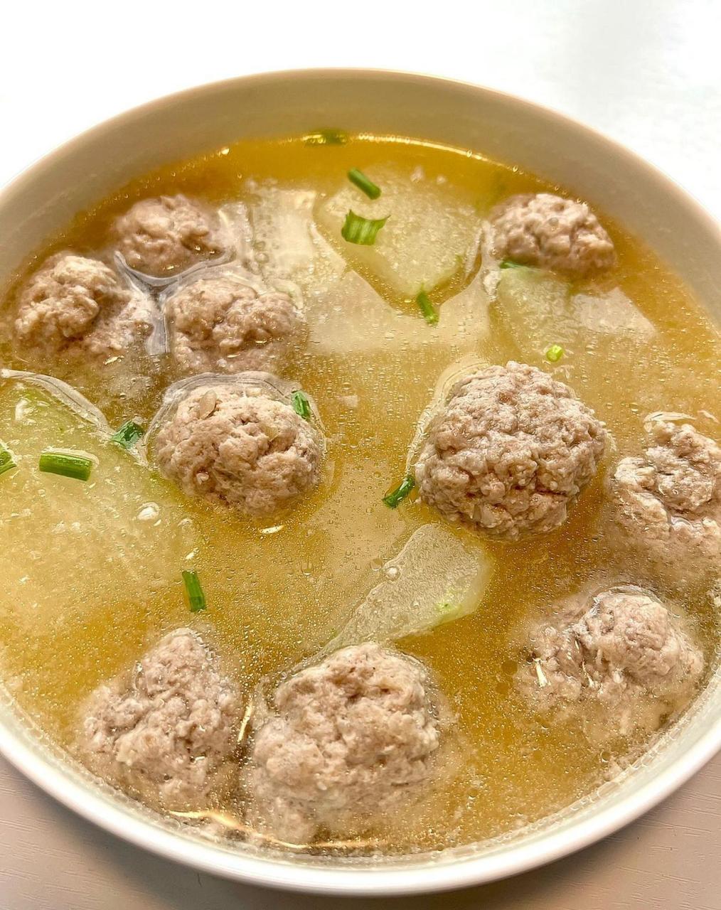 来自妈妈做的🌟冬瓜丸子汤,谁喝谁迷糊～|||🥬,来自妈妈的🍡冬