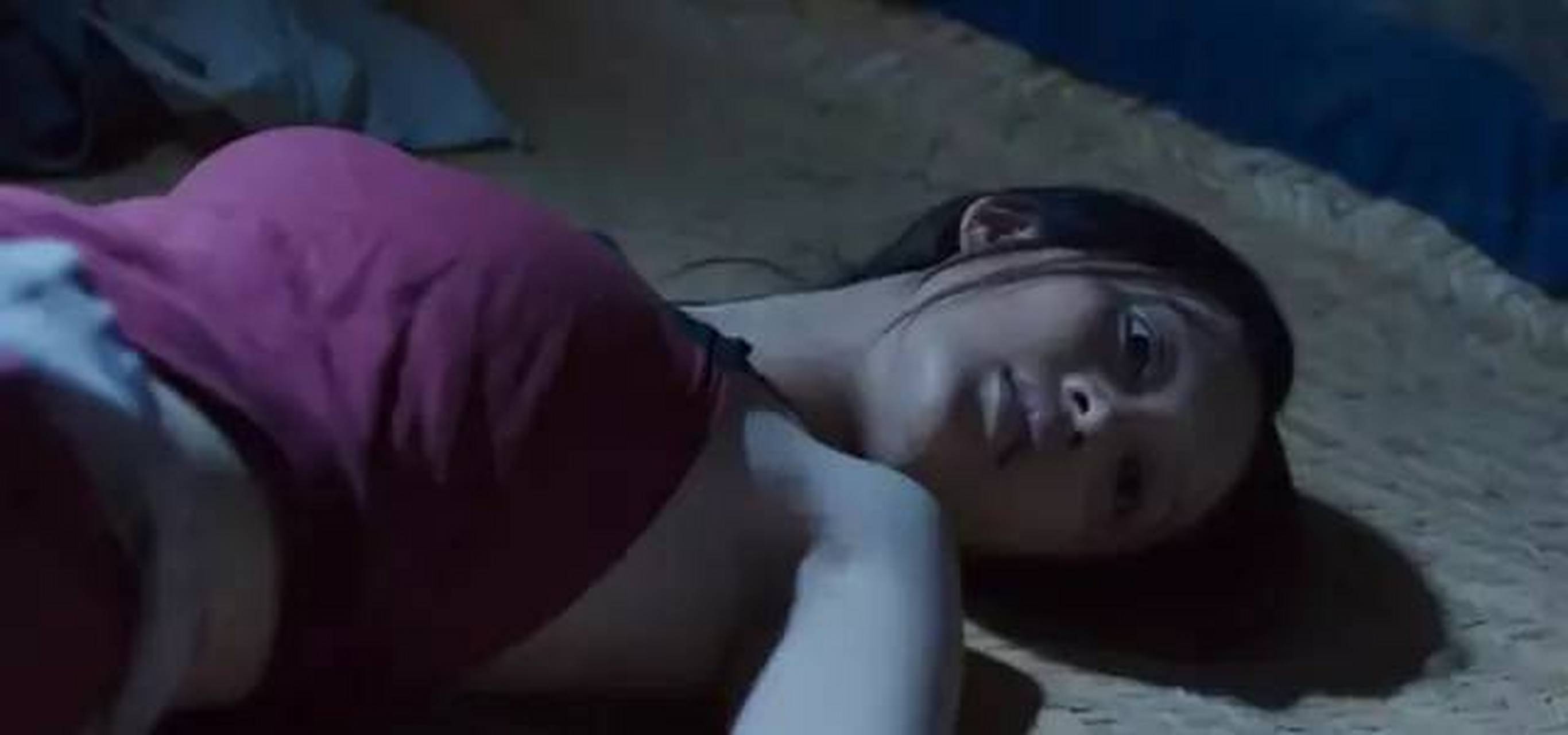 《白鹿原》中最残忍心酸的一幕莫过于田小娥的死:鹿三从后腰抽出梭镖