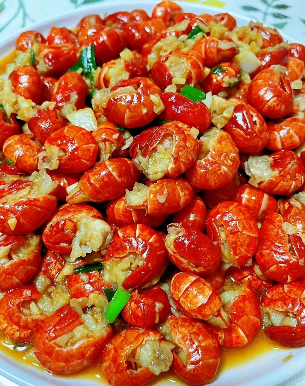 夏天的味道,蒜蓉龙虾尾,巨好吃～没有小龙虾的夏天是不完整的最近巨馋