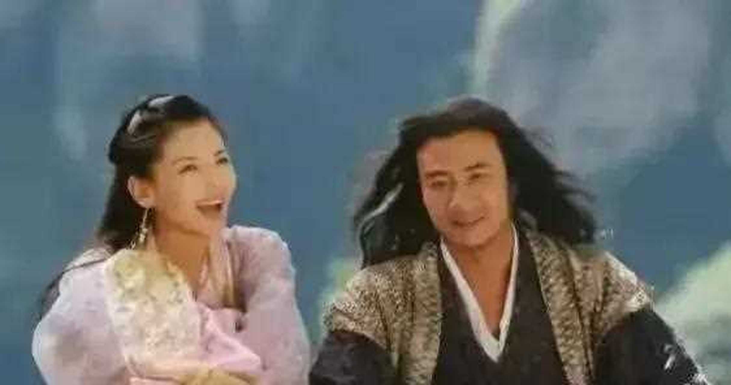 刘涛和胡军在拍摄《天龙八部》时,在剧组帐篷里对起了台词,由于声音太