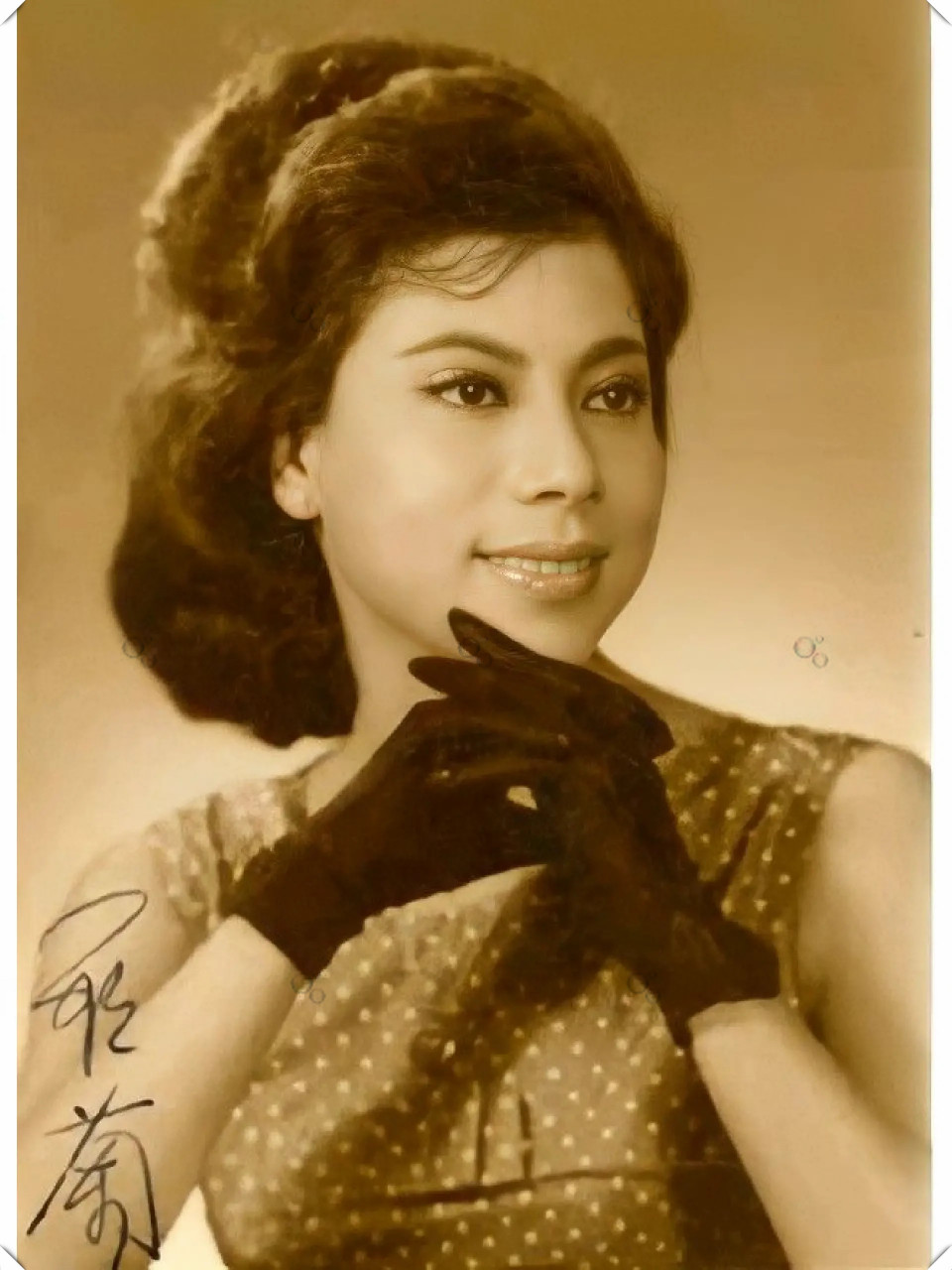 香港鬼后罗兰,在tvb新剧中展现出精神矍铄的魅力  88岁高龄却依然老当