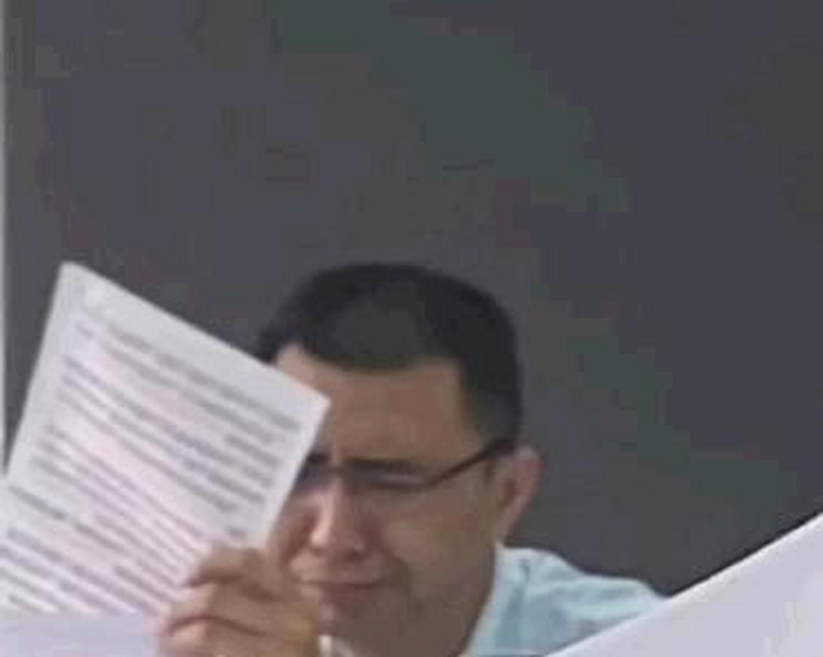 光看老师的表情,就知道又产生了一个学术垃圾