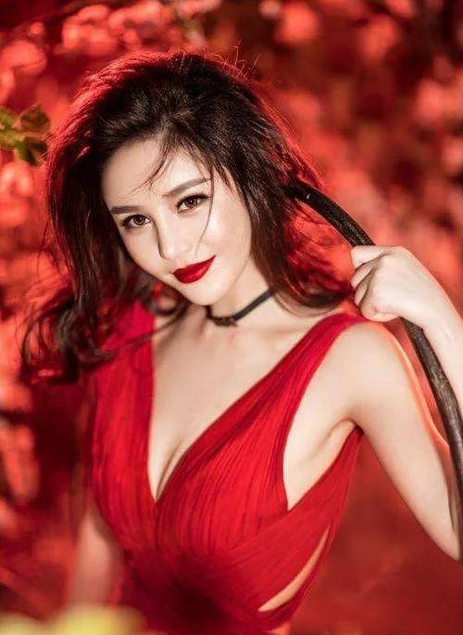 追龙晶女郎图片