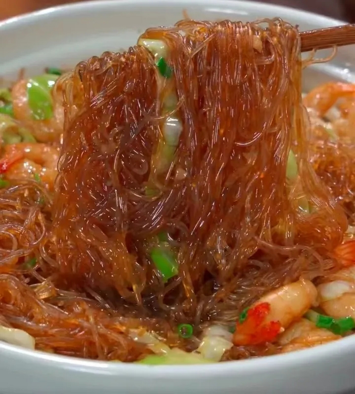 虾仁粉丝煲的家庭做法,不粘不索,全家人都爱吃,我家每周都会做个三四