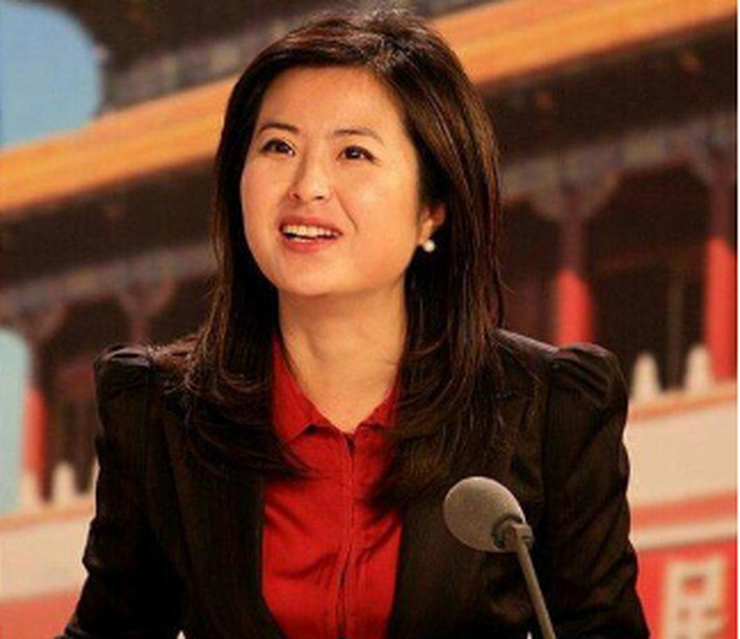 2015年,42岁的张泉灵因身体不适,被医生怀疑肺癌从