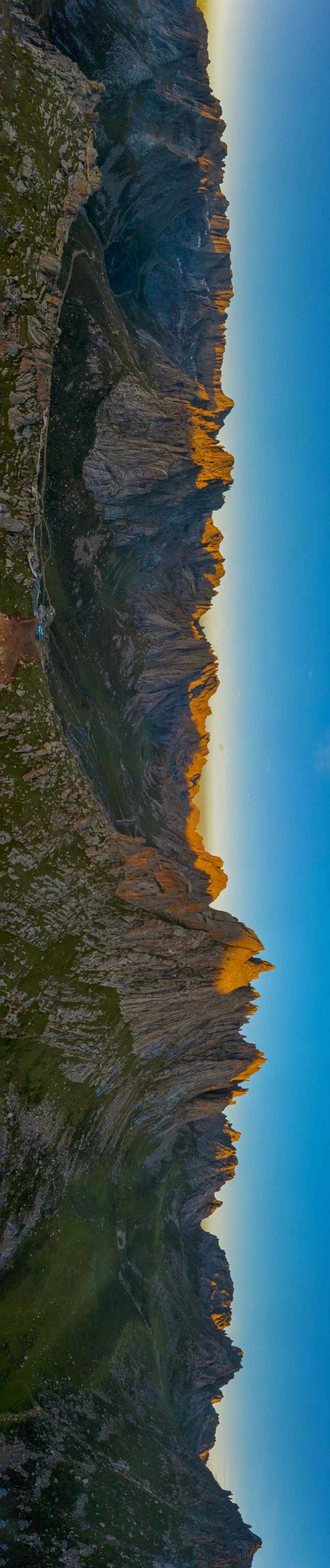 "蜀山之源,昆仑天梯"莲宝叶则-石头山景区全景图.[笑哭]