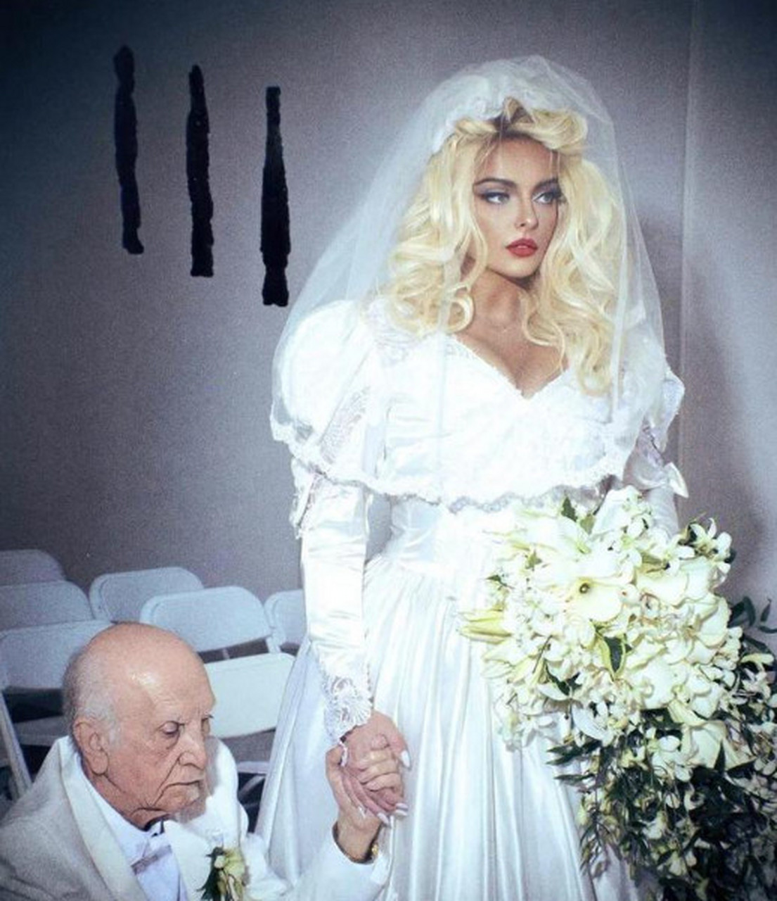 1994年,美国,24岁的安娜·史密斯与86岁的石油大亨j·霍华德·马歇尔