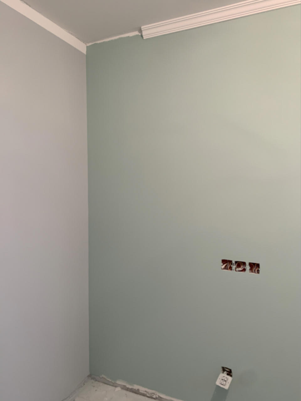 乳胶漆没翻车,开心到飞起 图1灯光下的北国山川,图2下午无阳光的北国