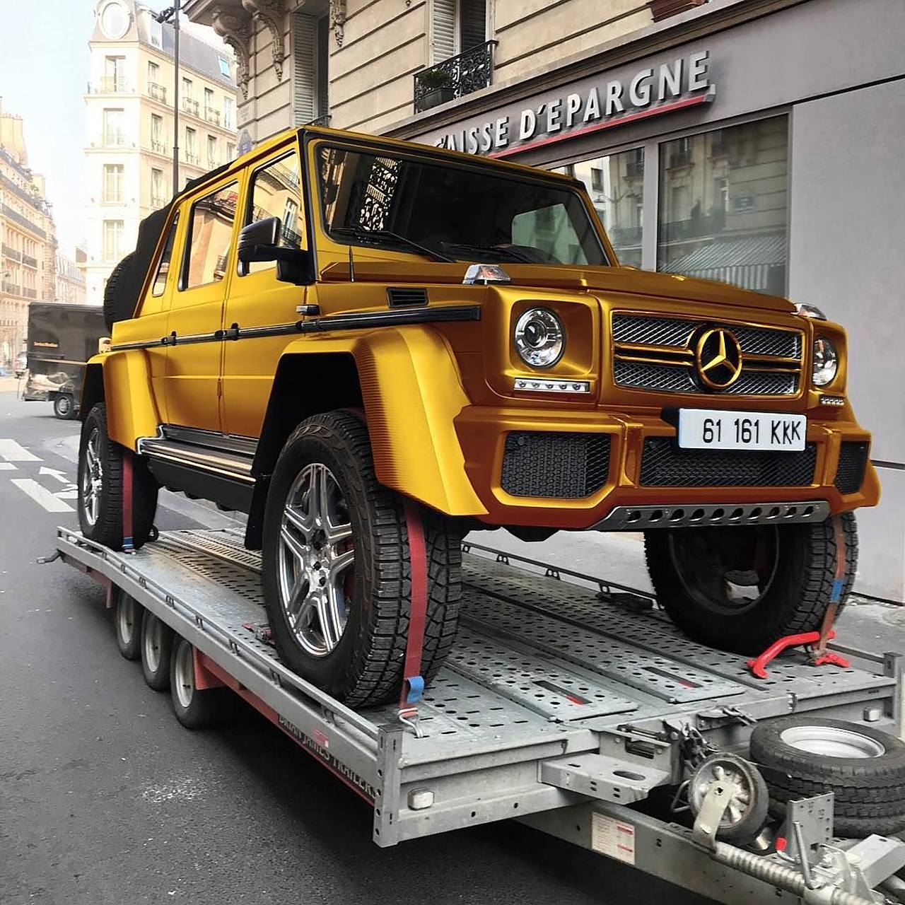 终极豪华越野车#奔驰大g#   全球限量99辆梅赛德斯-迈巴赫g650  金色