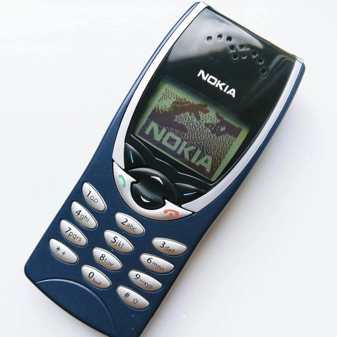 诺基亚(nokia)8210~1999年上市