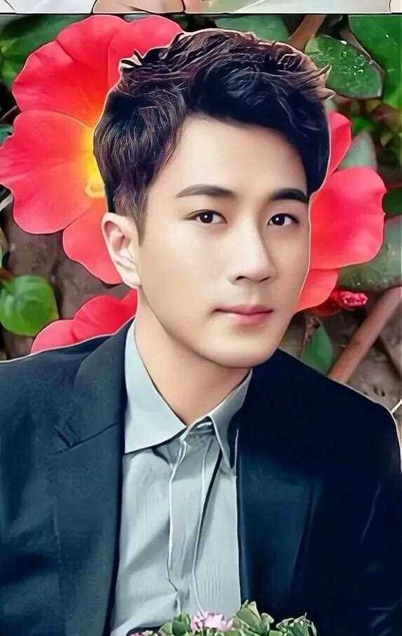 46岁的刘凯威终于要复出屏幕了,不老男神依然还是这么的帅气,你们支持