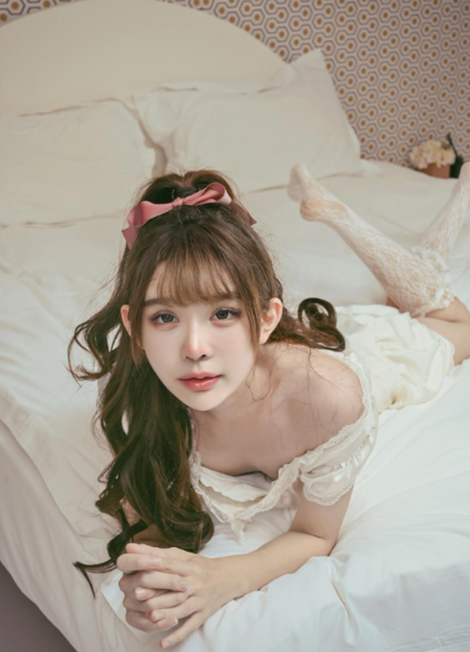 奶fufu的你喜欢吗#约拍# #白色蕾丝袜