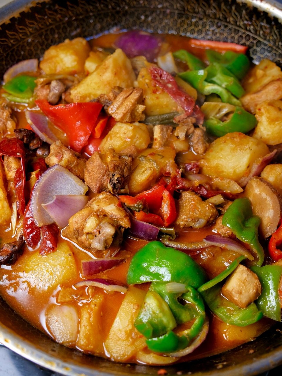 家庭自制大盘鸡,土豆软糯鸡肉入味巨香 在家也能做出香迷糊的大盘鸡