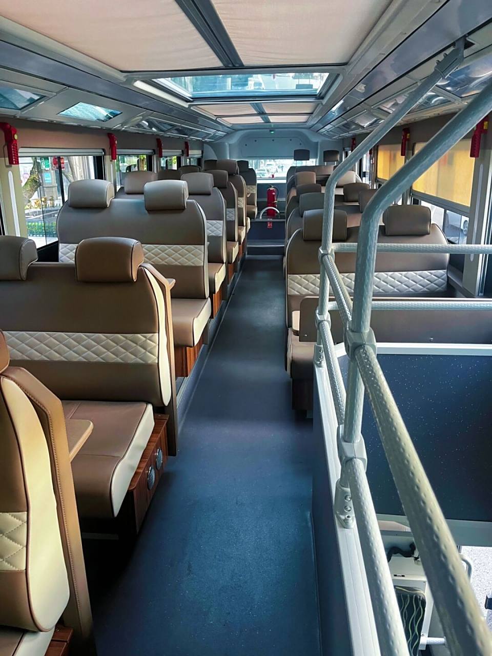 南昌双层观光游览巴士乘坐攻略  699公交是南昌市的一条旅游专线,它