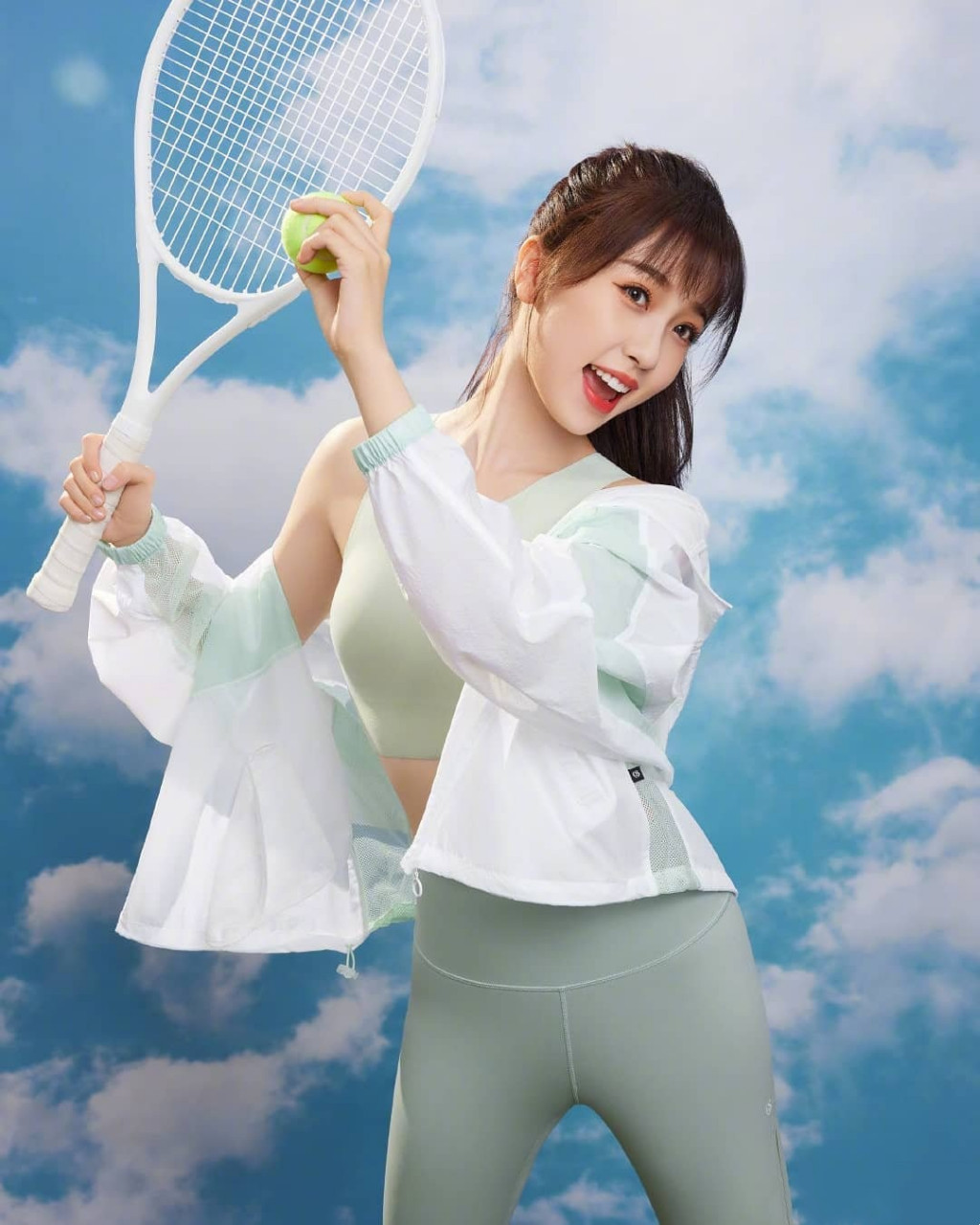 娱乐# #时尚# #明星娱乐热点# 虞书欣的运动时尚风格写真,是个网球