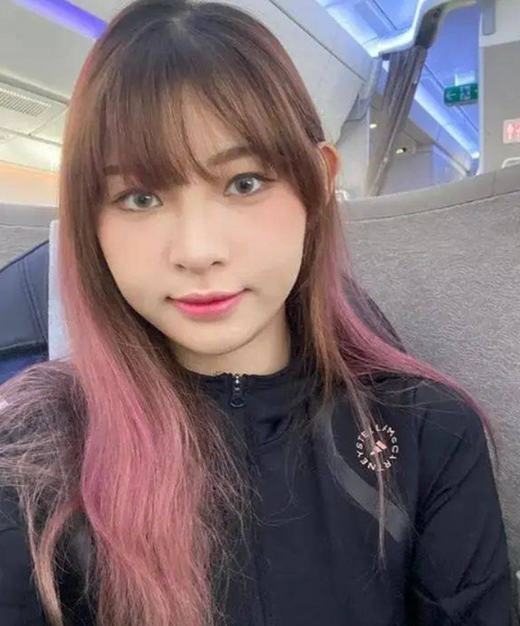 同50岁富翁男友闹分手  据悉,痞幼当年和张继科关系