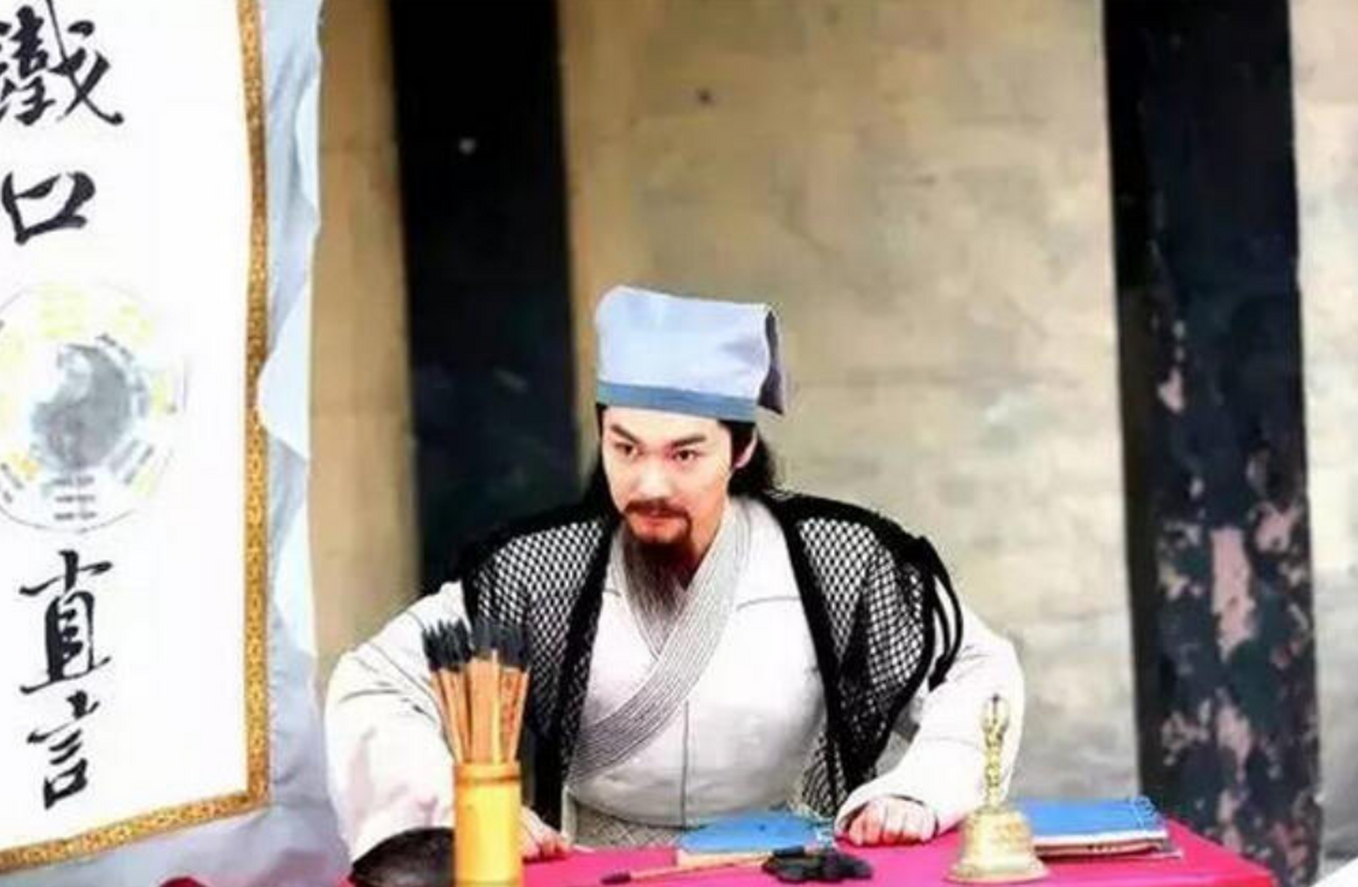 "刘日新说:"就在今日.