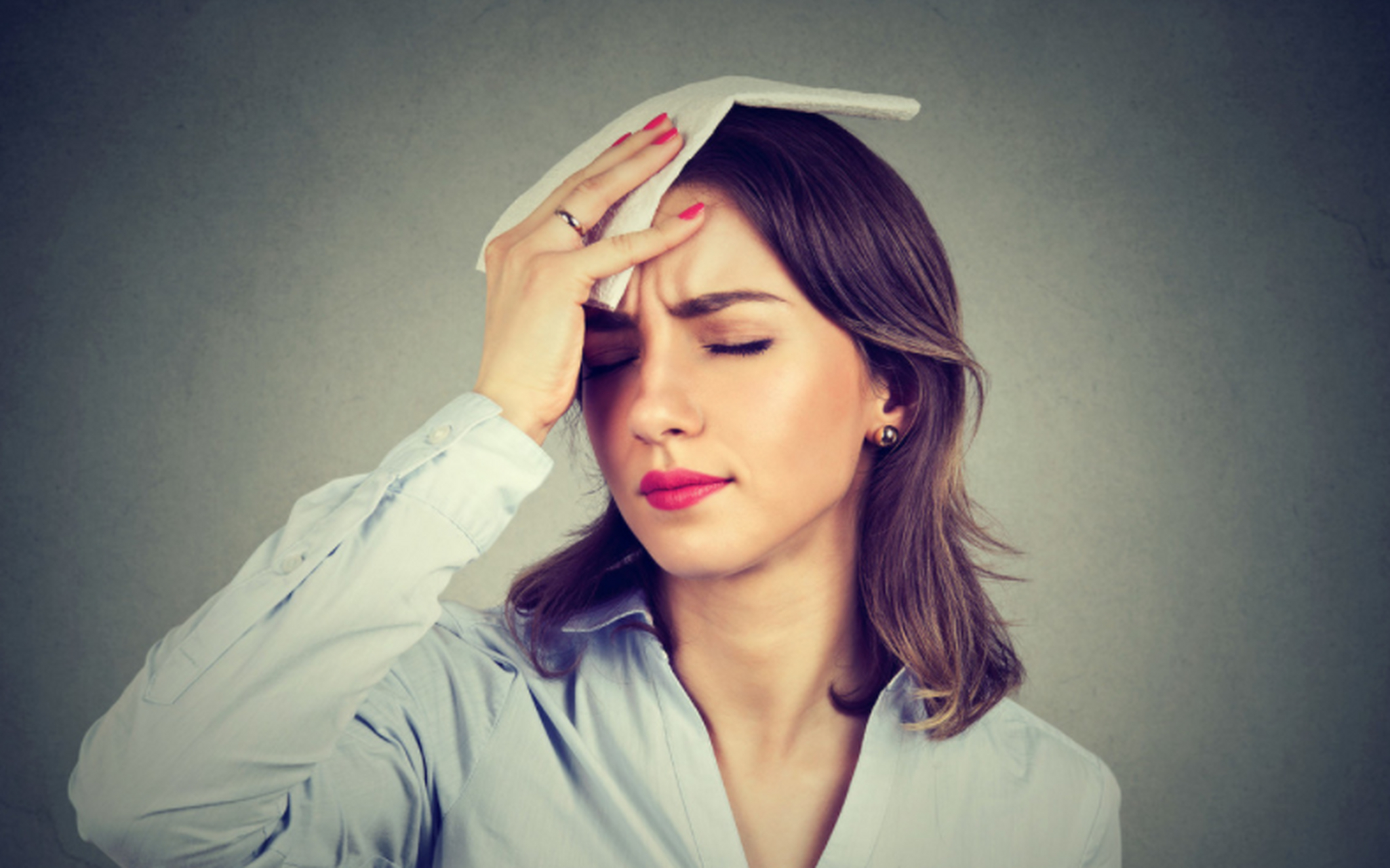 进入更年期,这6个症状会"轮番上阵",真让人难受  1,情绪不稳定:忧郁