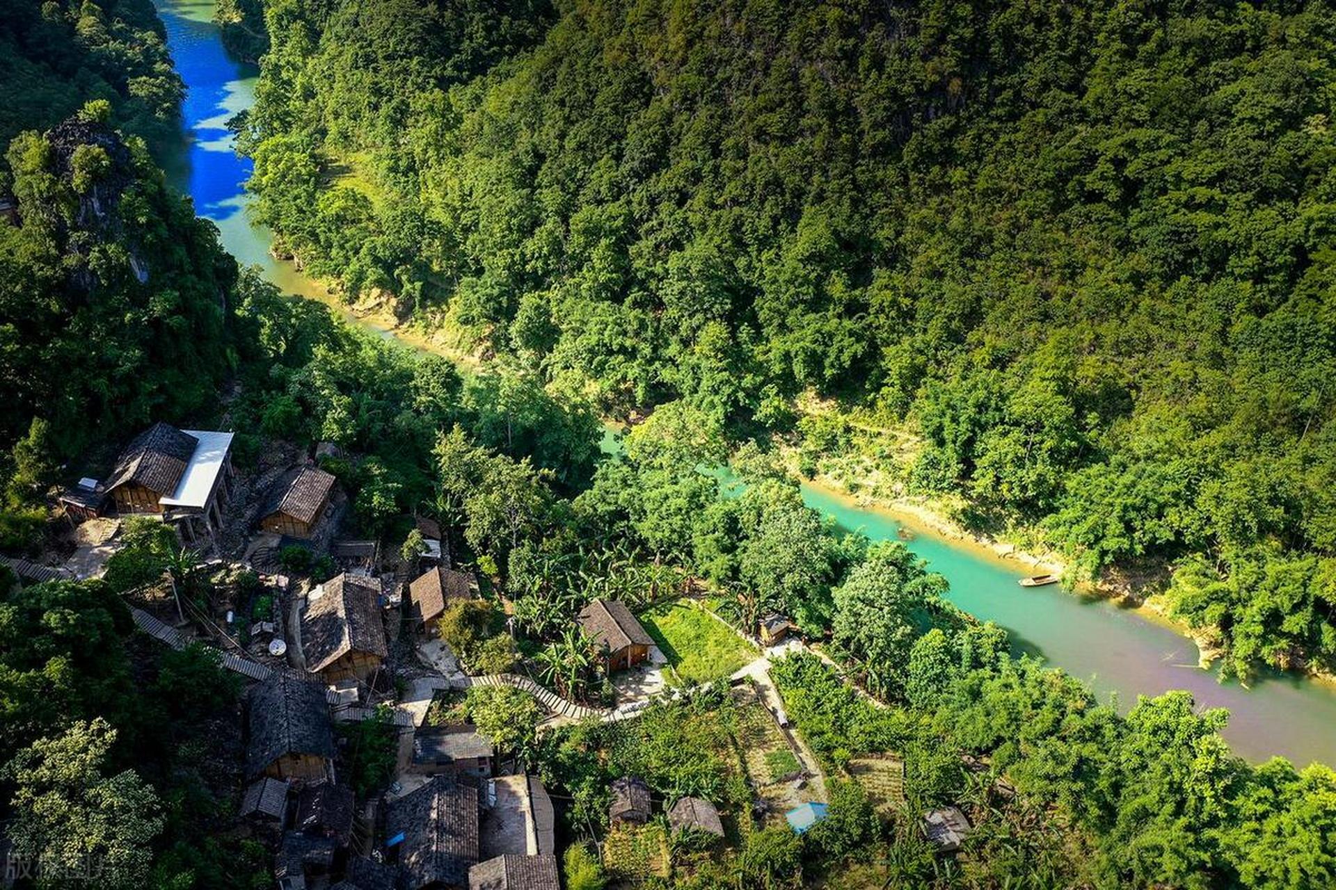 安顺格凸河,小众的贵州景点  格凸河真的是一个很比较小众的景点,它位