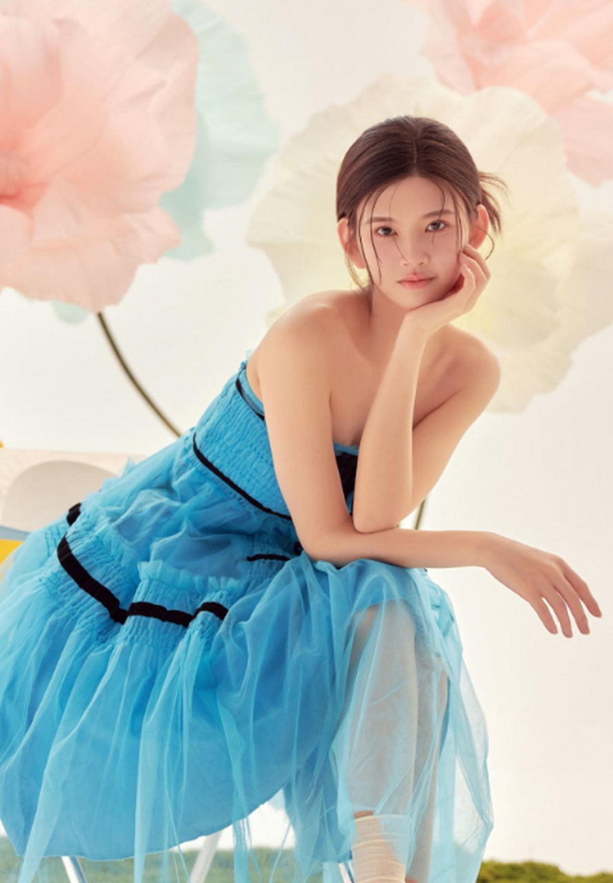 林思意春花烂漫写真壁纸组图