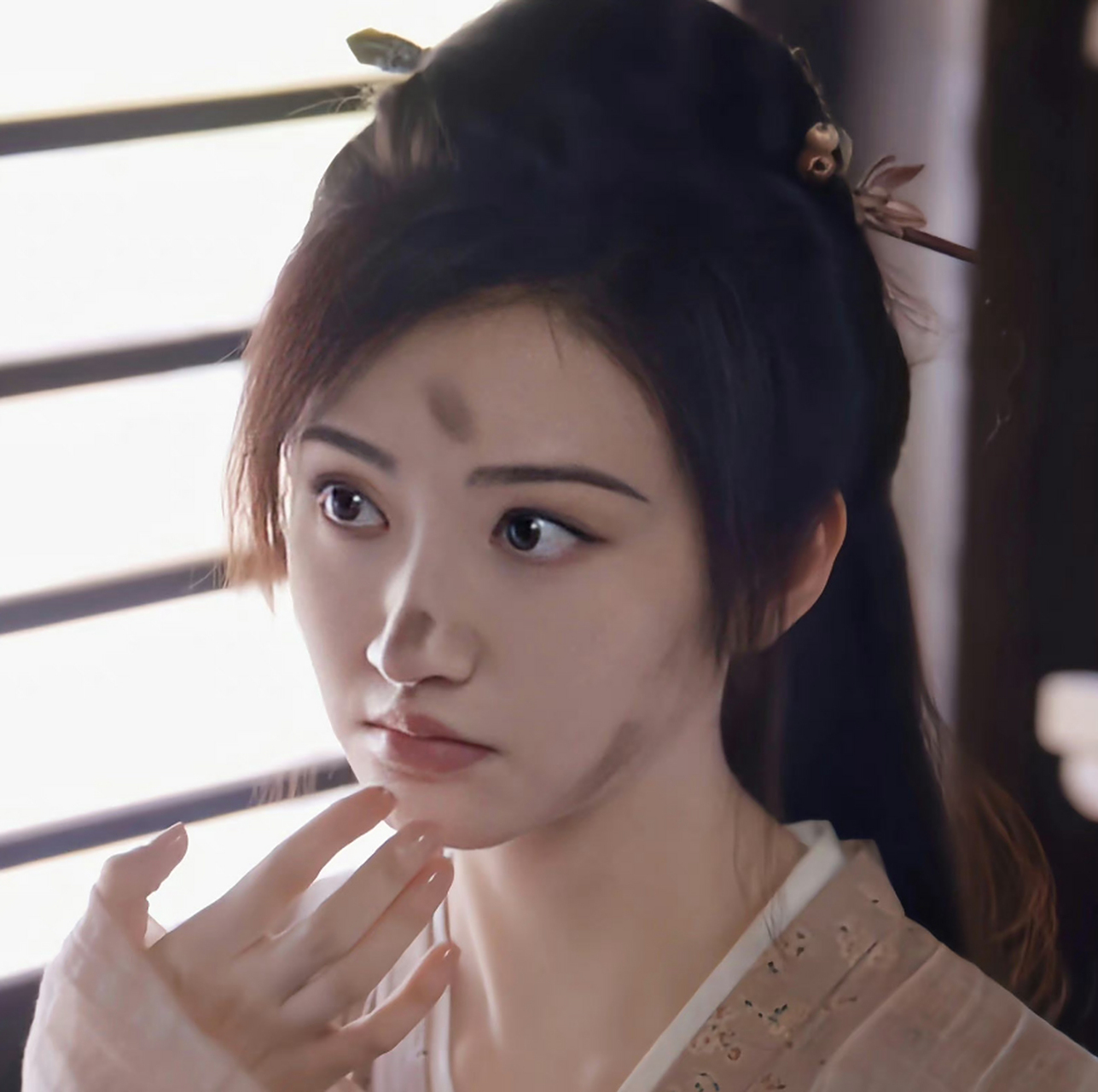 我的追剧日记# #景甜乐游原#   《乐游原》剧中,景甜饰演的崔琳,刹