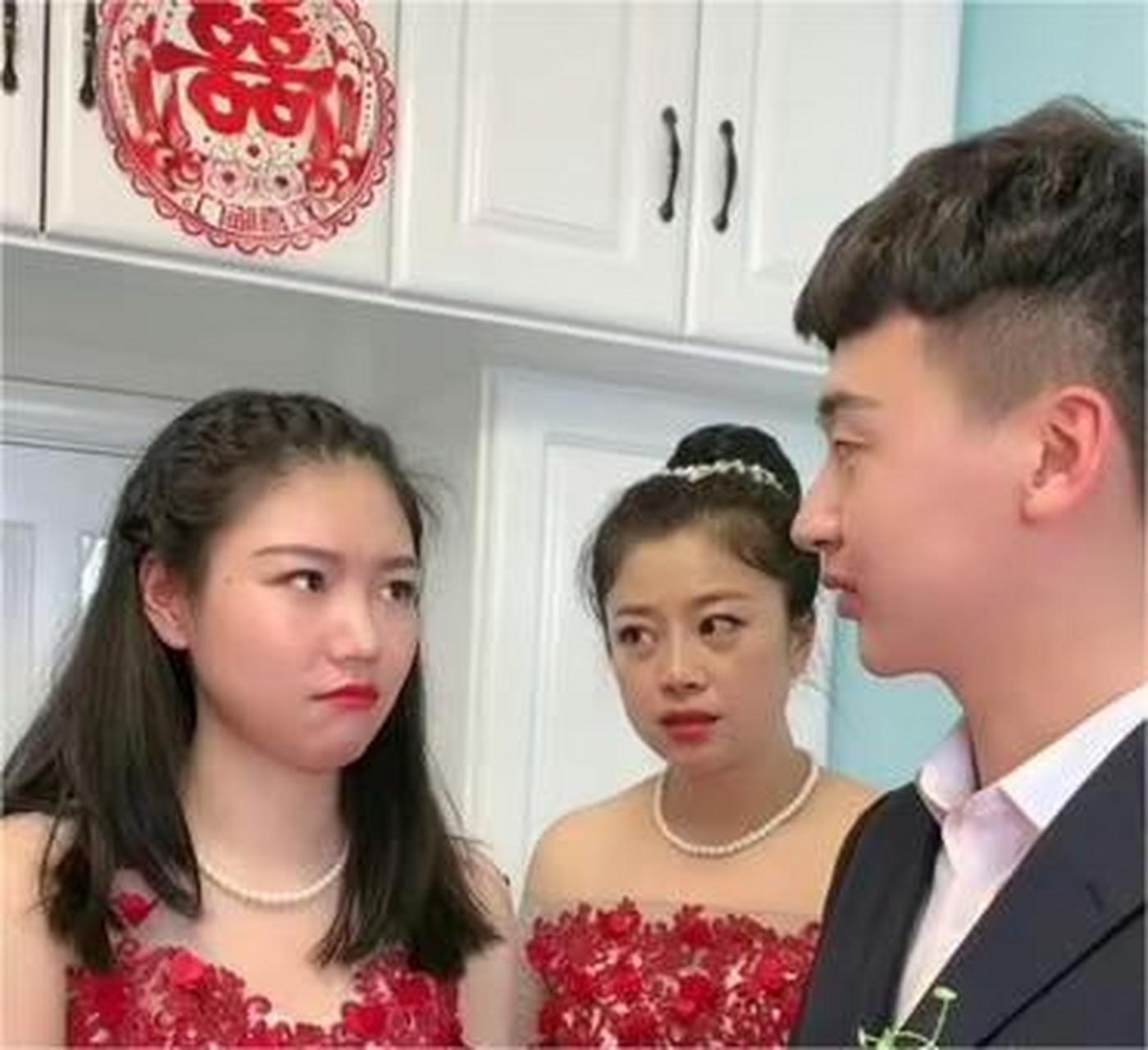 这幽怨的眼神:新娘不是我!