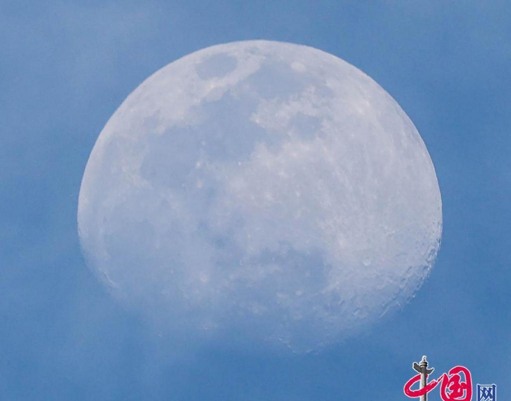 (多次曝光)图片来源:视觉中国 2023年4月2日下午,安徽淮北,月亮.