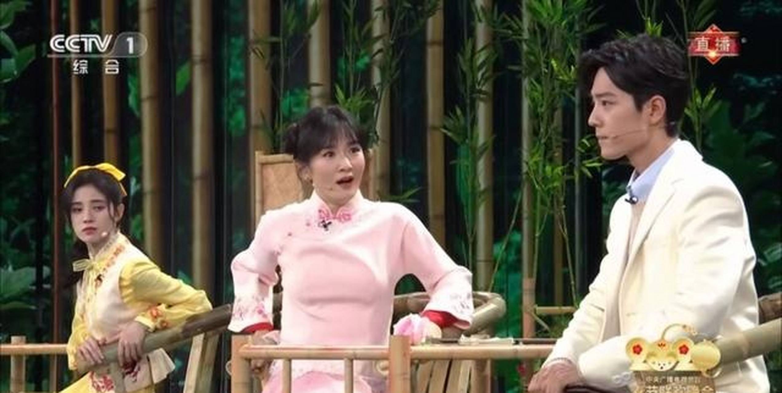 看小品图的就是开心,但是这个小品不看字幕,完全听不懂谢娜在说什么