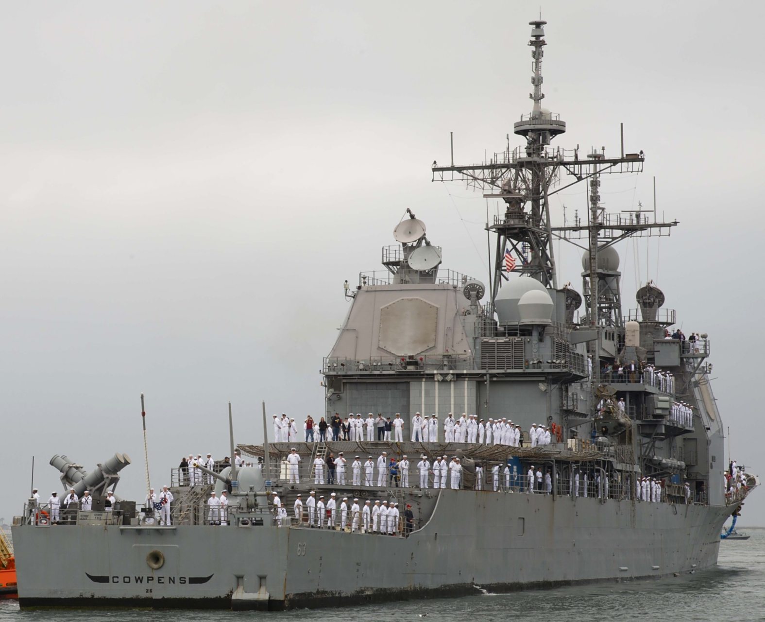 美国海军提康德罗加级导弹巡洋舰考彭斯号(uss cowpens,cg 63)舰上