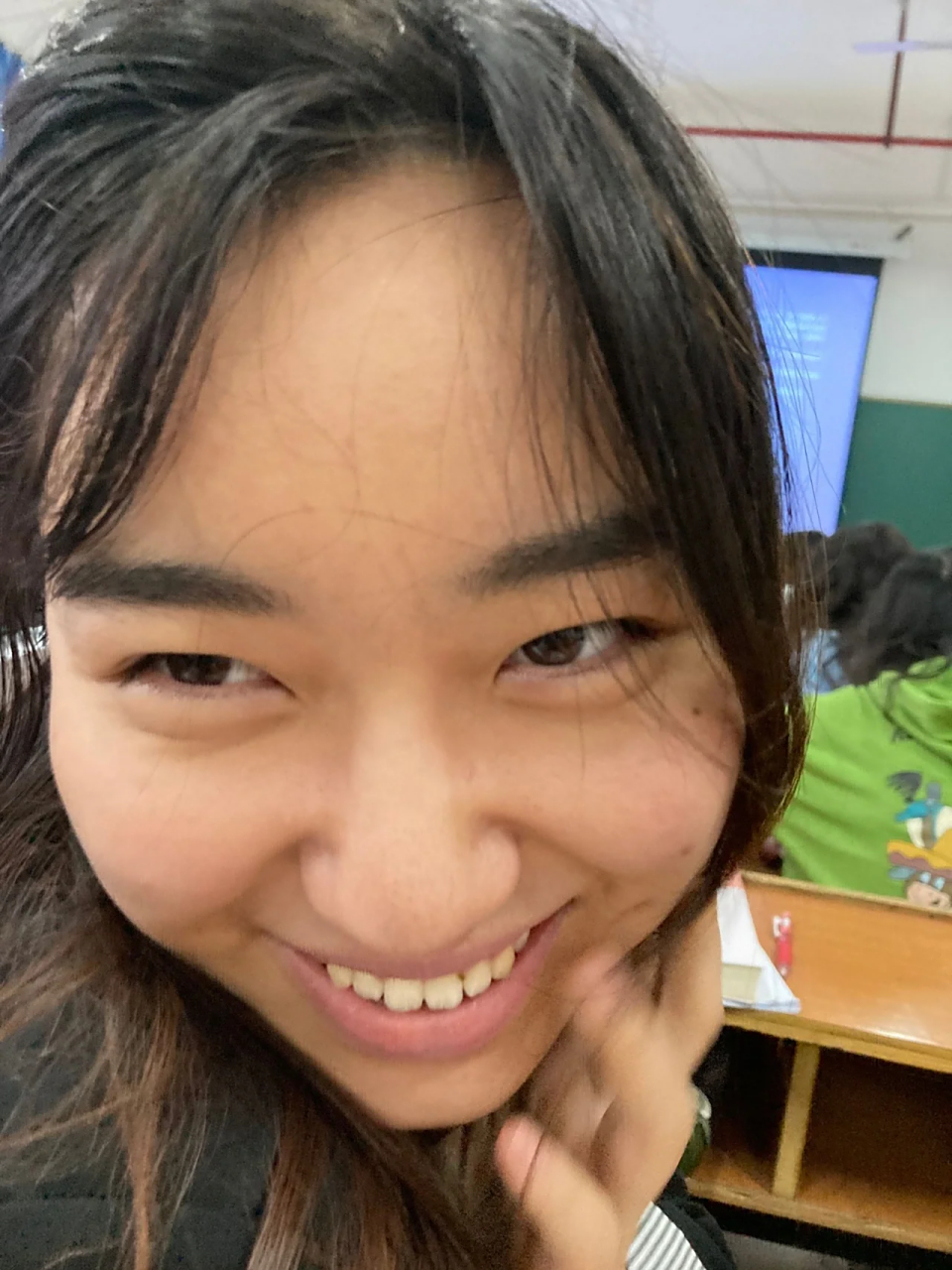 丑照被舍友发到了班级公告群 一世英名毁于一旦