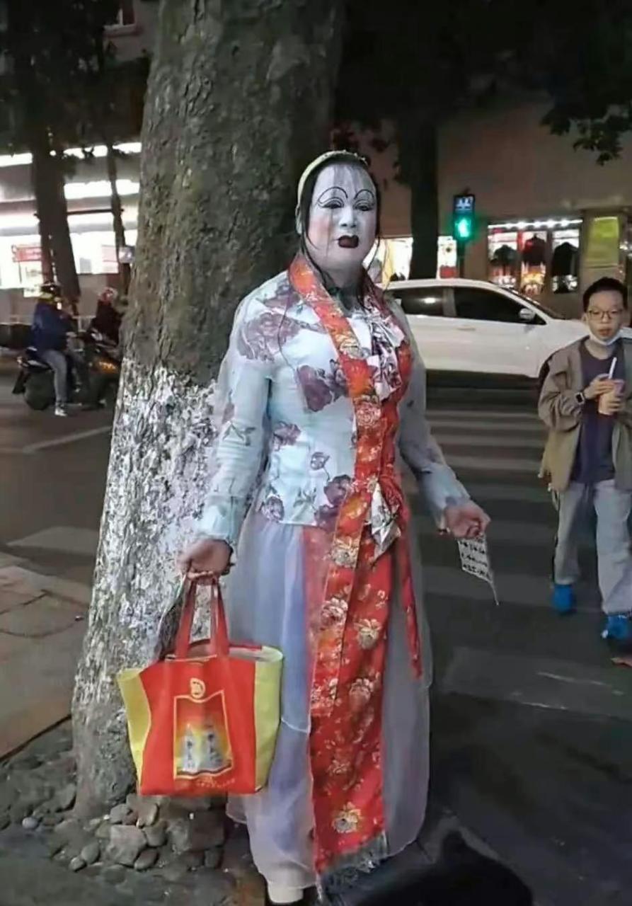 精致的妆容 #趣图搞笑