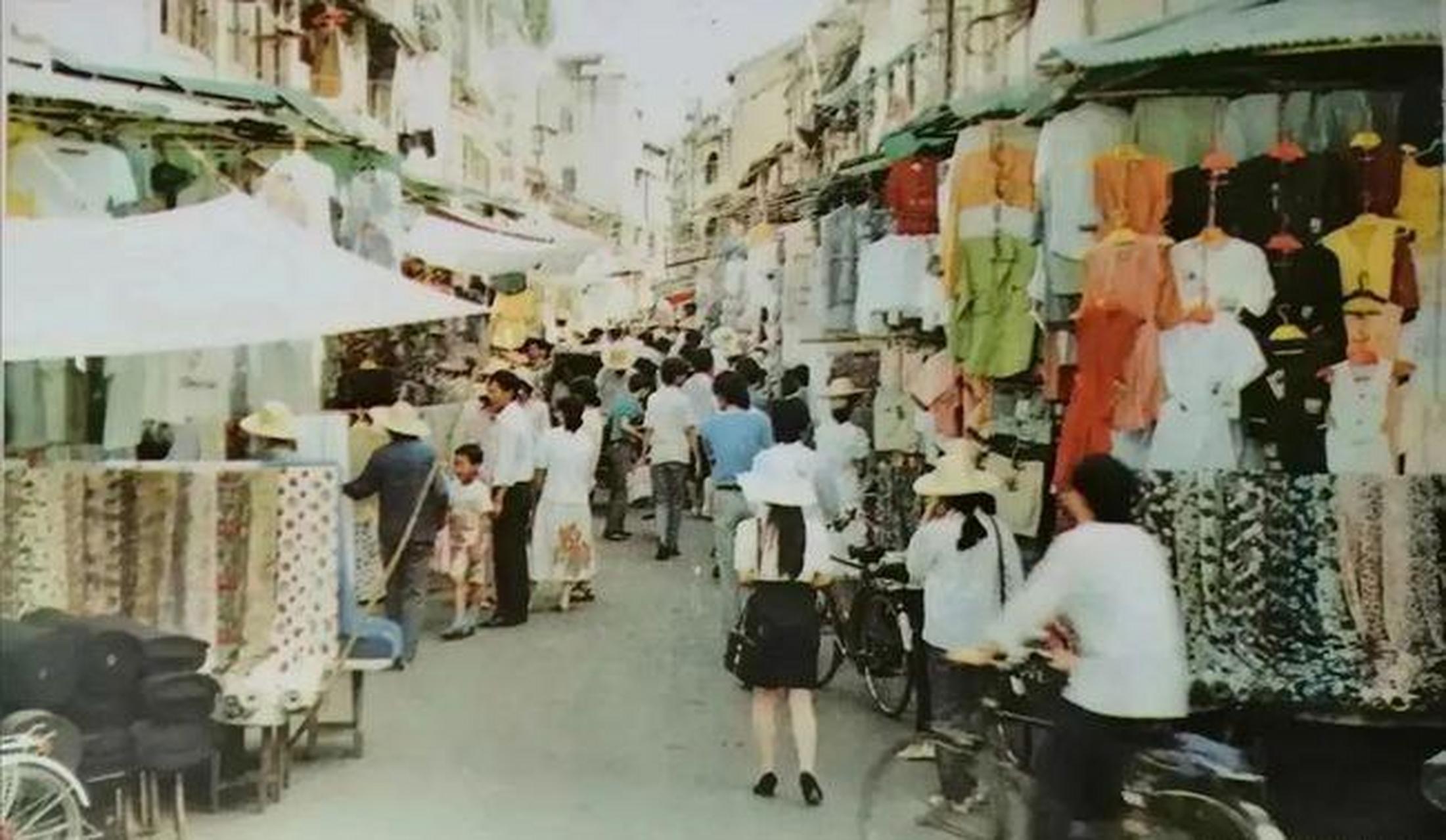 领动计划# 【故乡记忆】八十年代广东梅州泰康路.