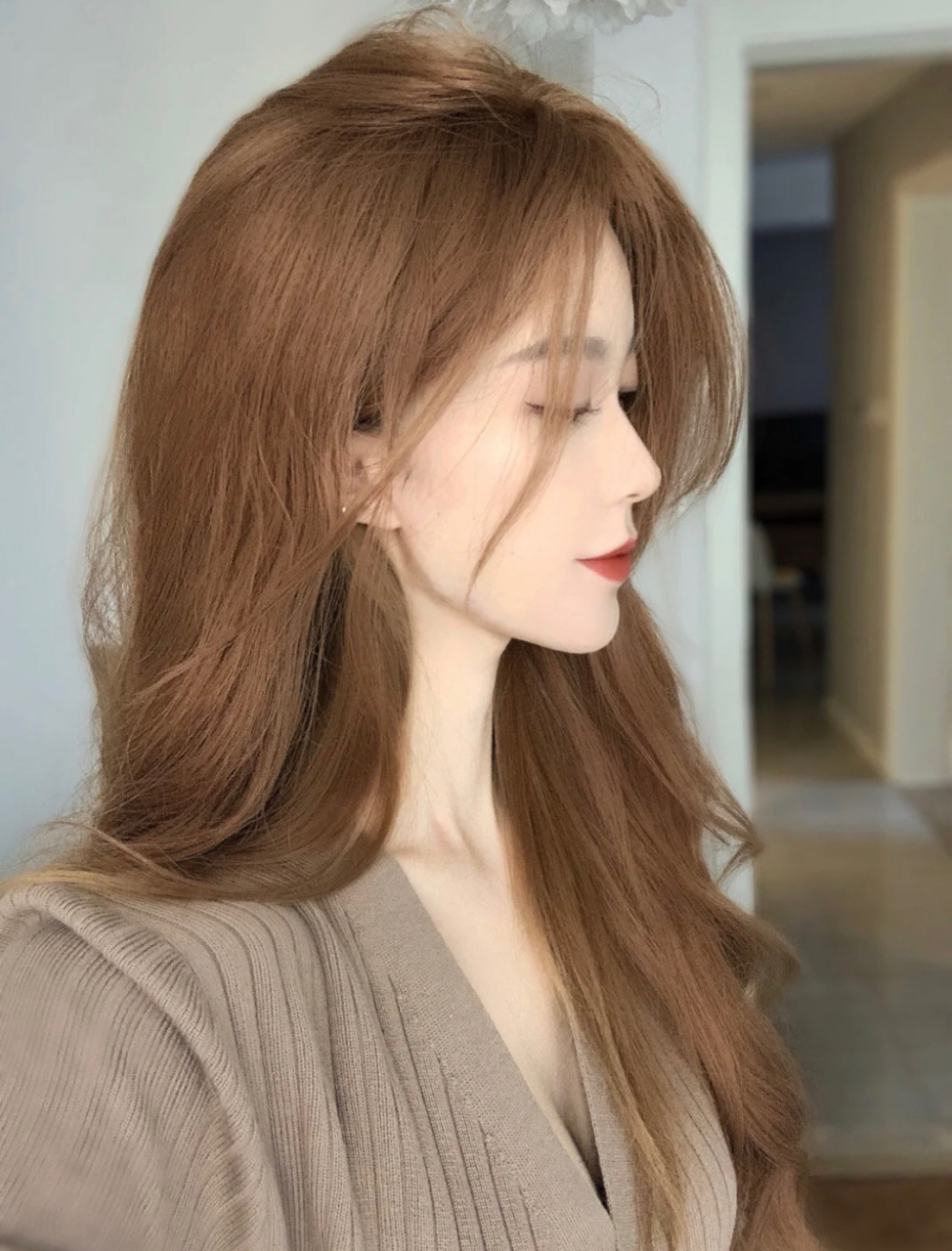 亚麻色.