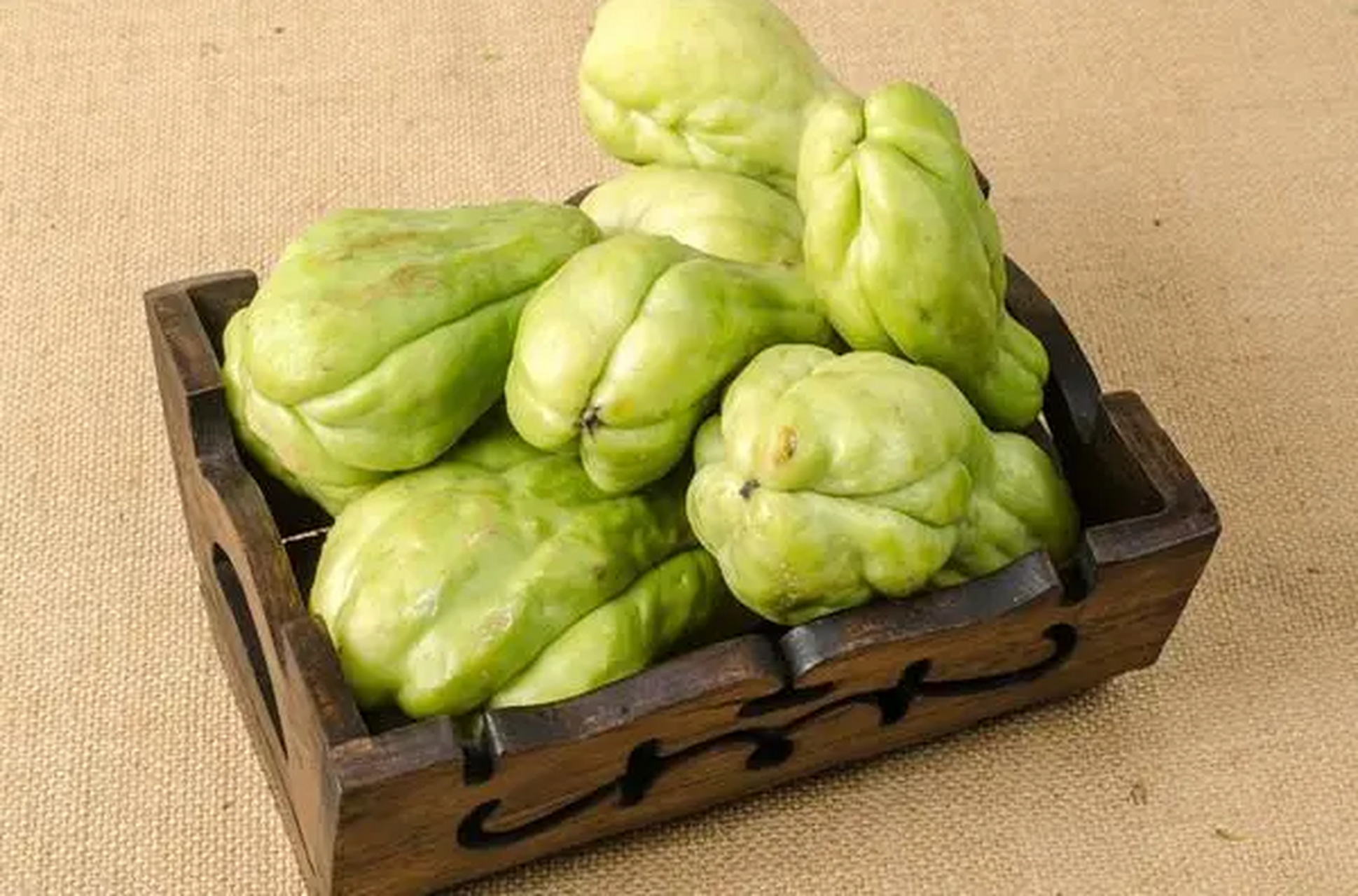 人间素有"北有人参,南有佛手瓜"之称.