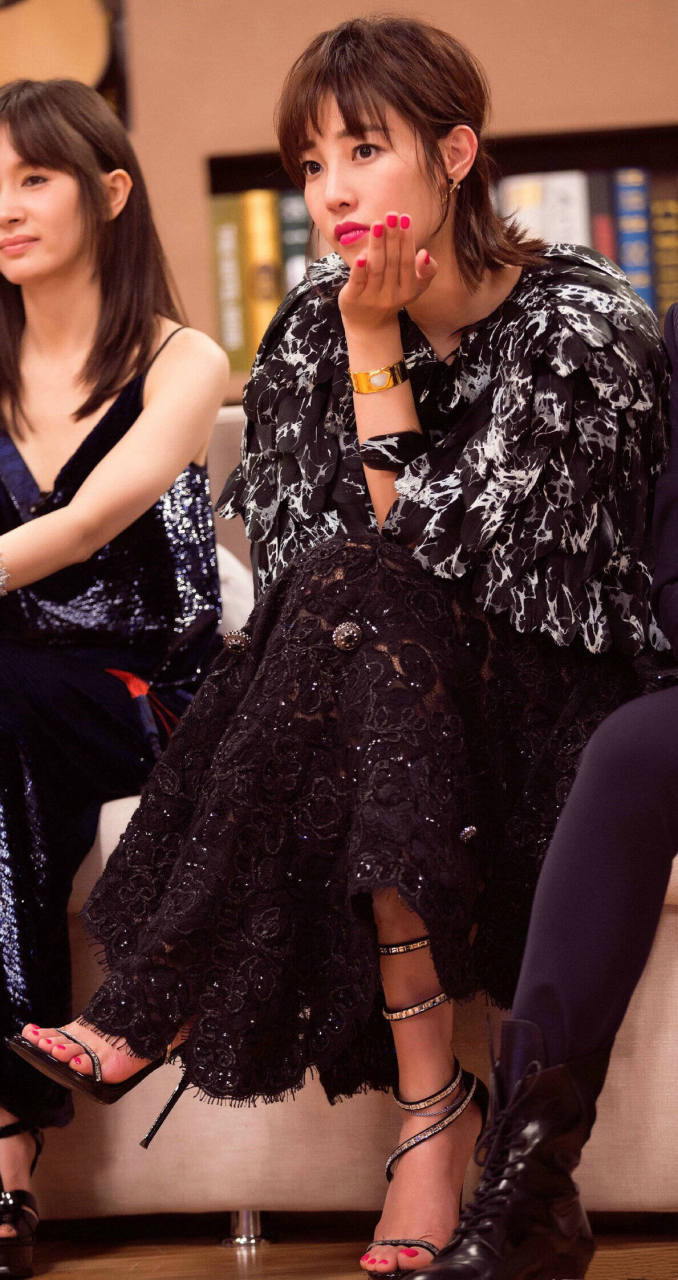 白百何 会弹指神功[鲜花]