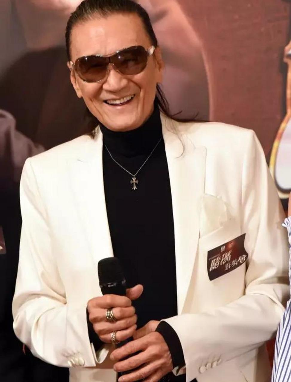 然而,谢霆锋的经纪人霍文喜代表谢霆锋回应了这一消息,称谢贤非常健康