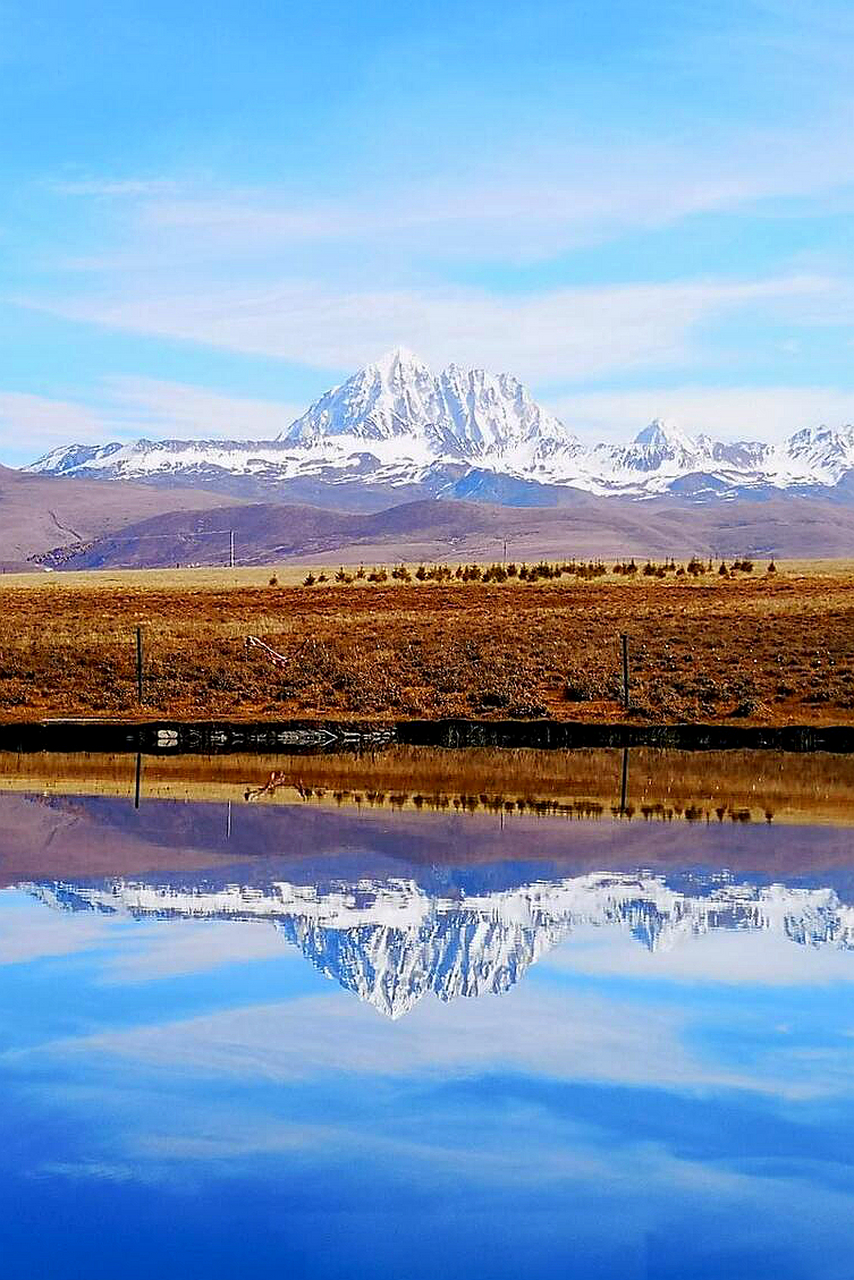 川西雪山|雅拉雪山,东方白牦牛  主峰海拔5884米的雅拉雪山位于甘孜州
