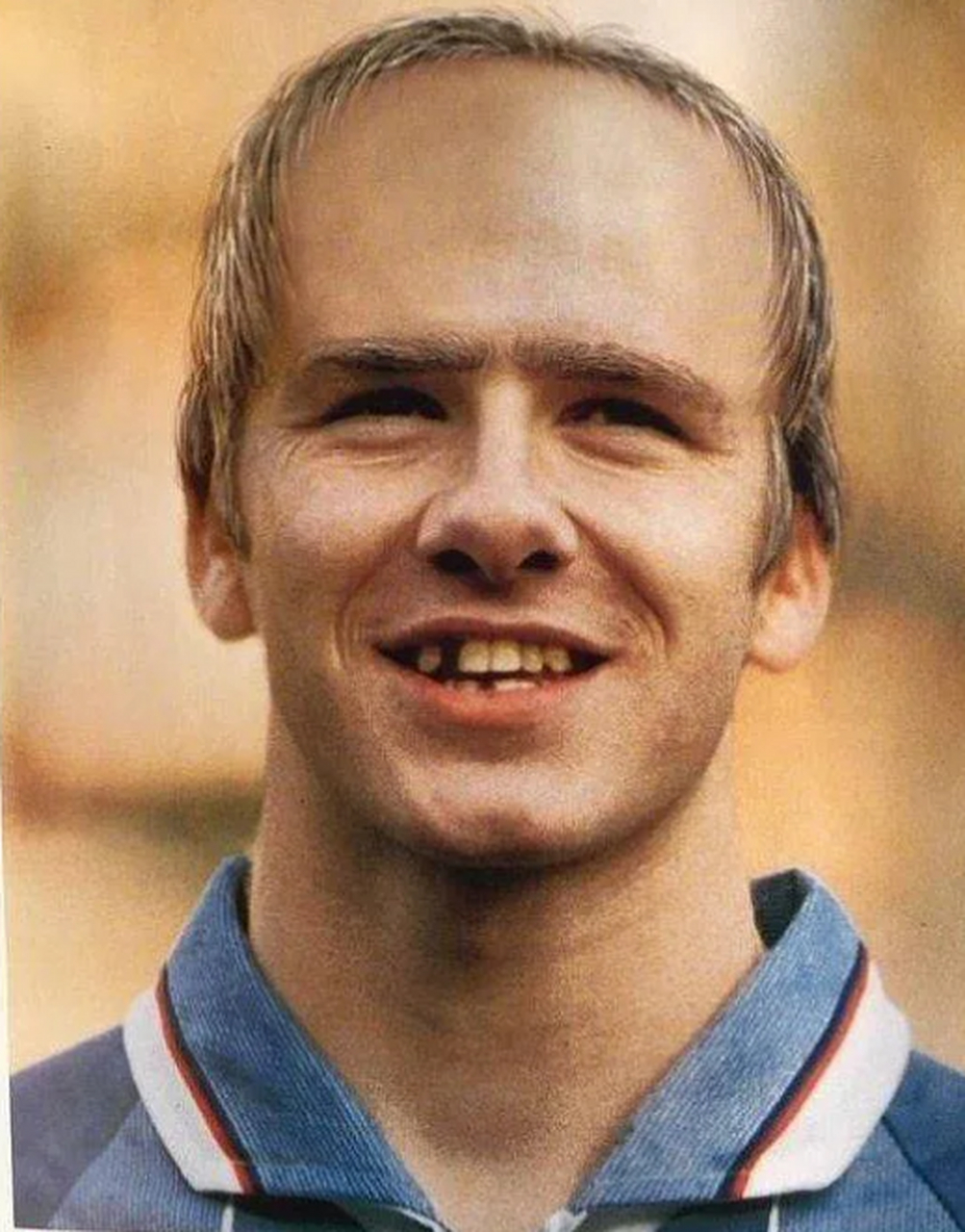 1998年,贝克汉姆颜值巅峰时,英国媒体预测2020年小贝长这样,然而他们