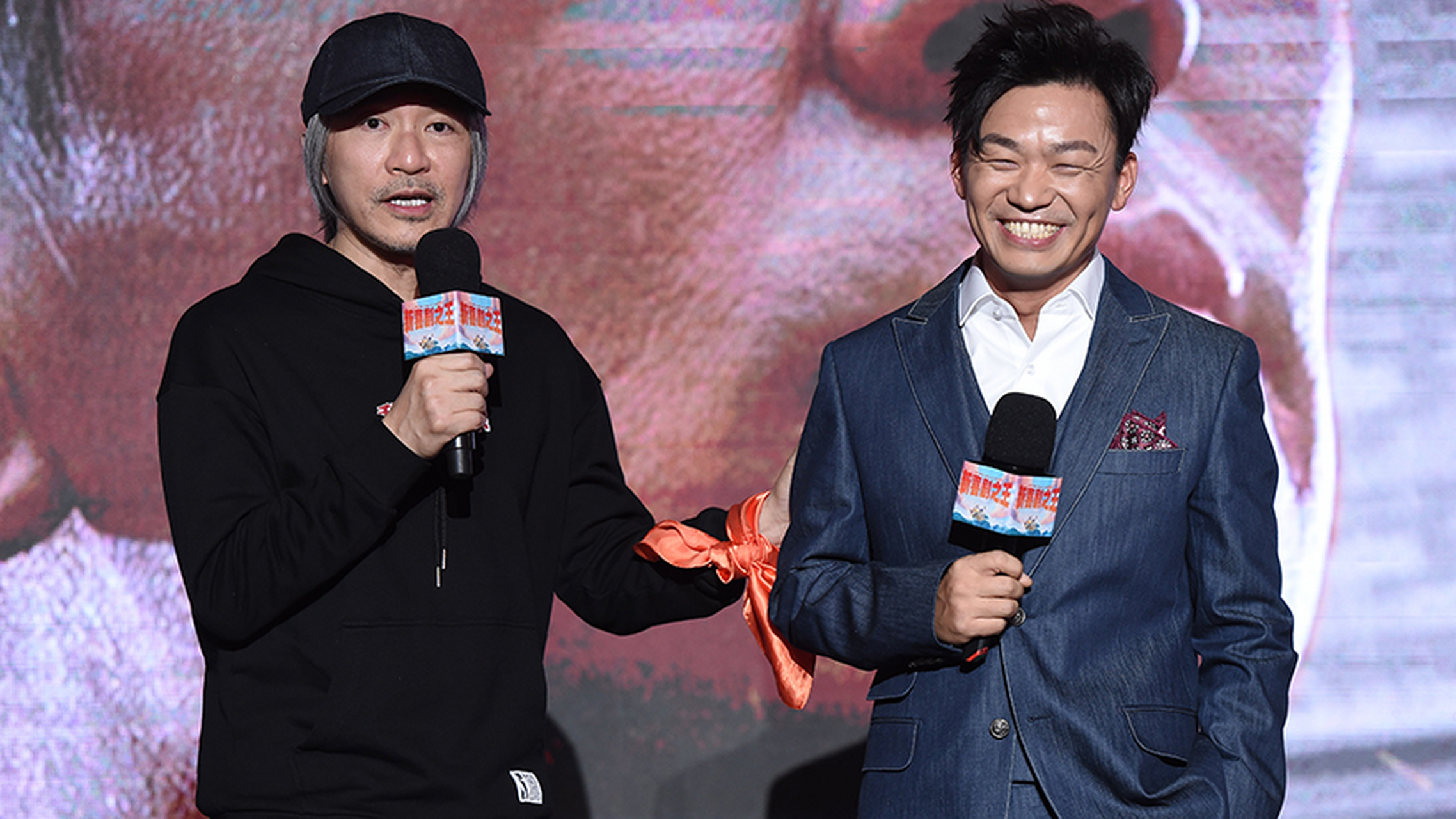 周星驰夸王宝强是优秀导演!