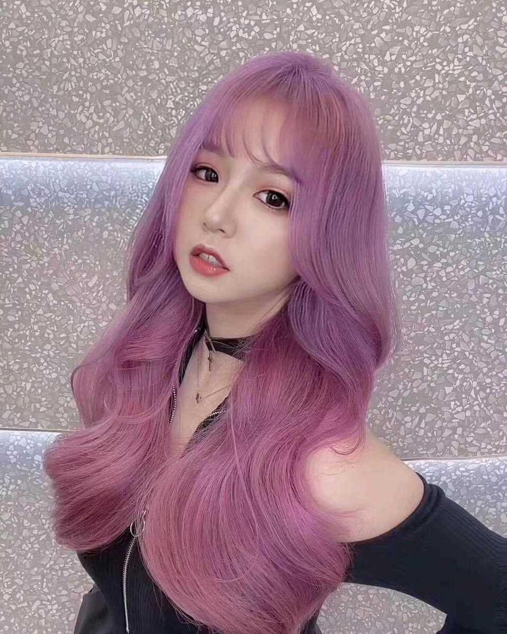 梦幻香芋紫[哼] 酷酷黑紫色 紫色系的头发正流行 仙女们染起来吧[玫瑰