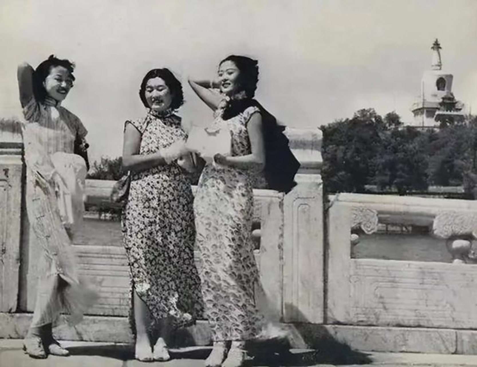 1927年,中国掀起一场轰动全国的"天乳运动",女性不论年龄大小,都不能