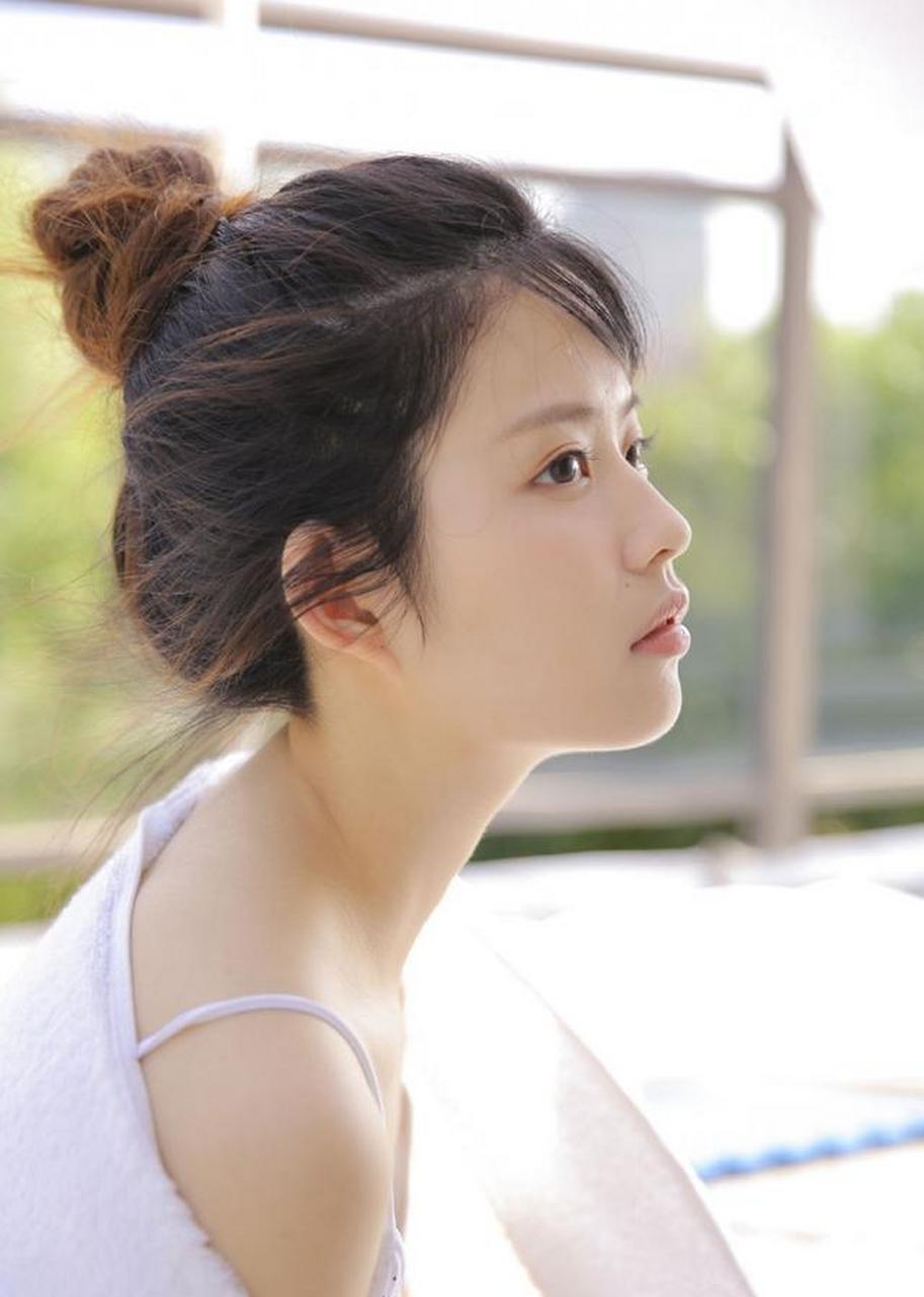丸子头小姐姐,清纯甜美且充满活力